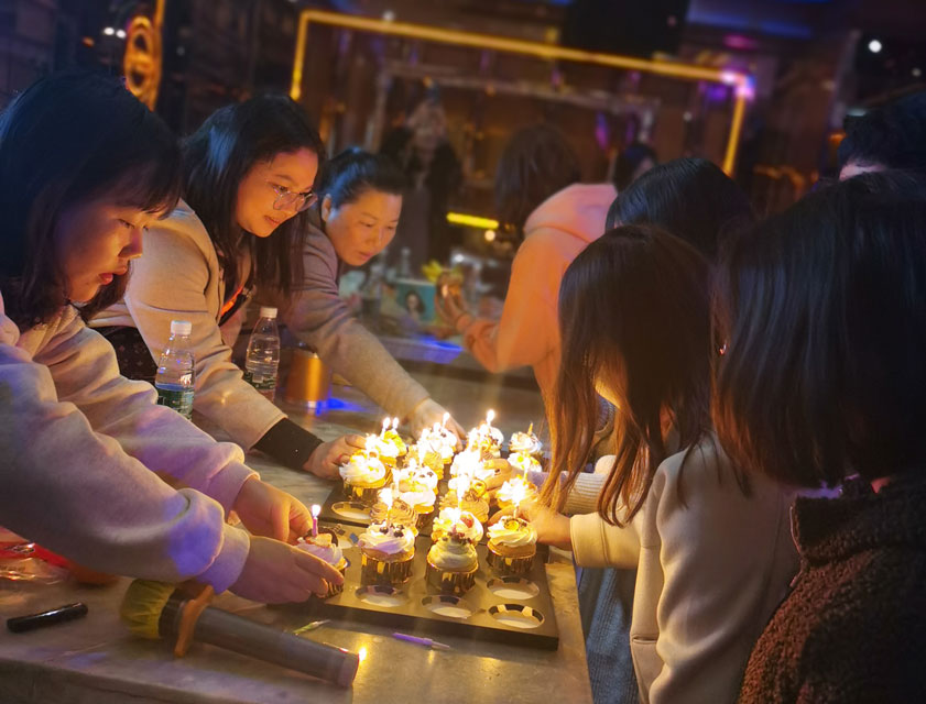 HIGH唱KTV！——半岛电竞防雷第一期员工生日会